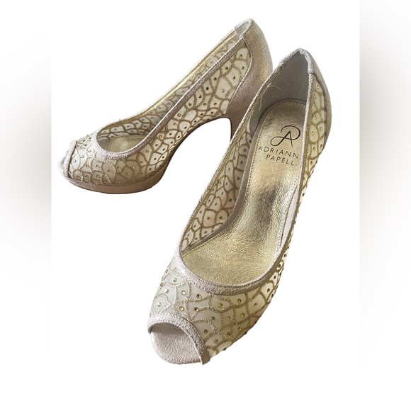 Adrianna Papell Jamie Peep Toe Classic Pumps, Gold Size 6 - Picture 2 of 9